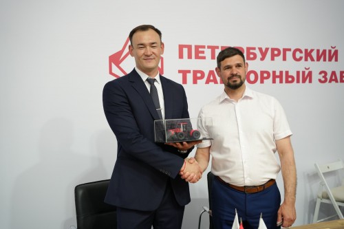Аграрии Калмыкии получат технику "Кировец" со специальной скидкой